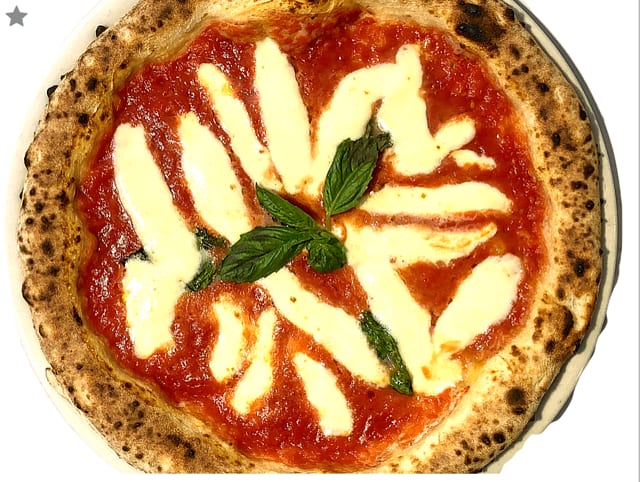 Regina Margherita (Classic Neapolitan Pizza) 13".